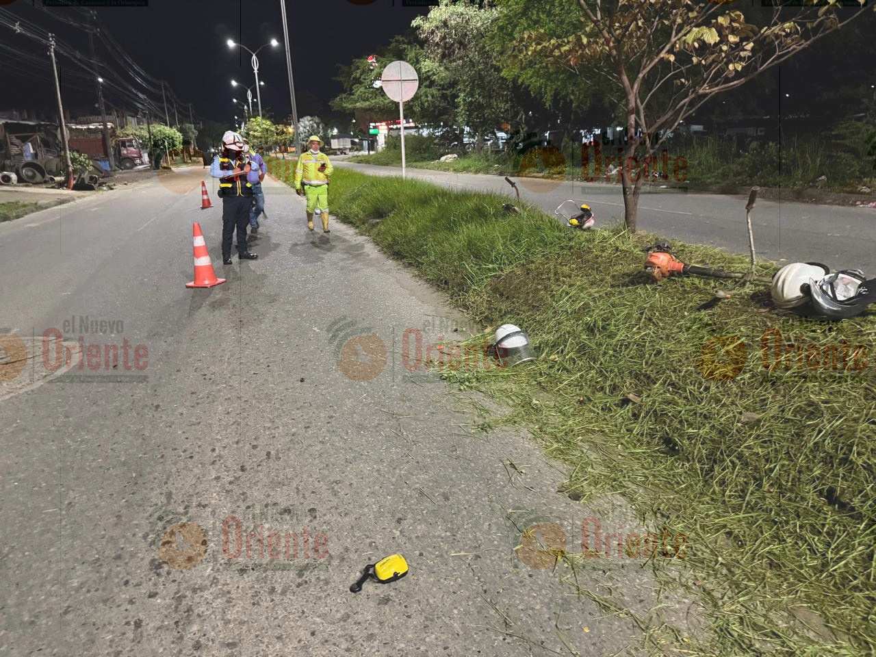 OPERARIO DE ASEO FUE ARROLLADO EN CALLE DE YOPAL POR TRIPLETA DE MOTORIZADOS AL PARECER EN EMBRIAGUEZ